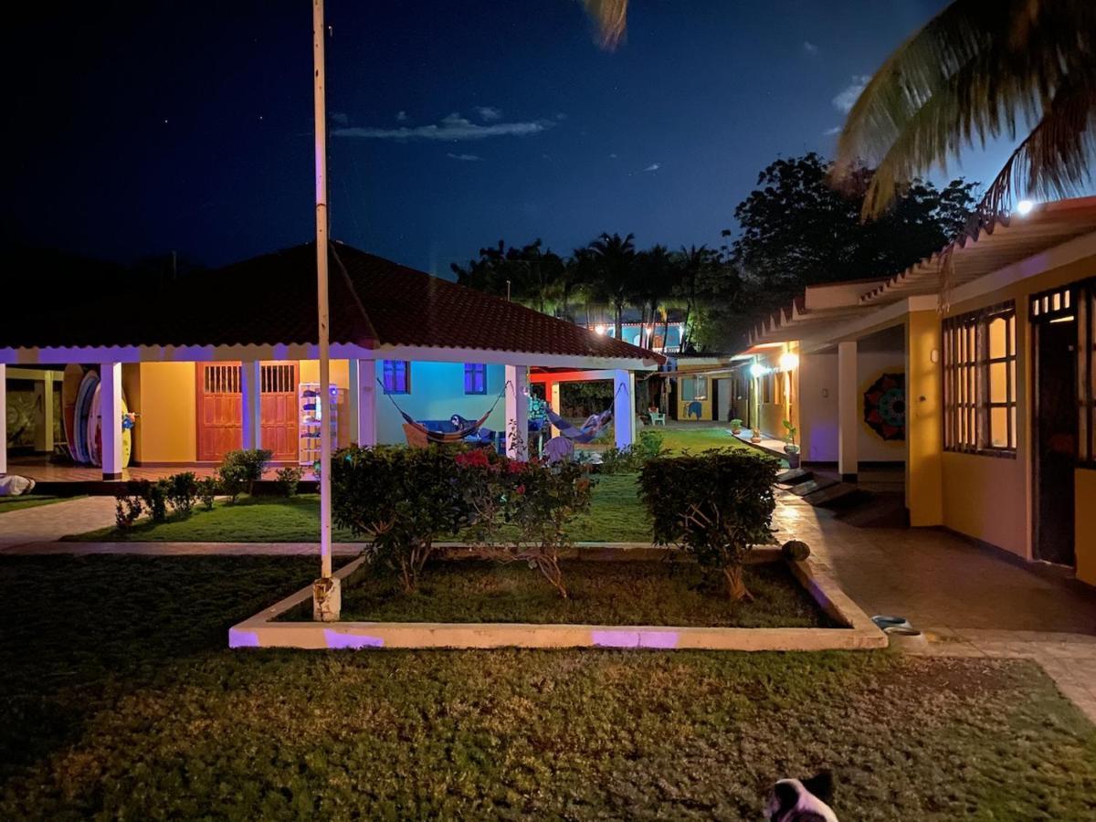 Solid Surf Camp Hostel Nicaragua Transito ภายนอก รูปภาพ