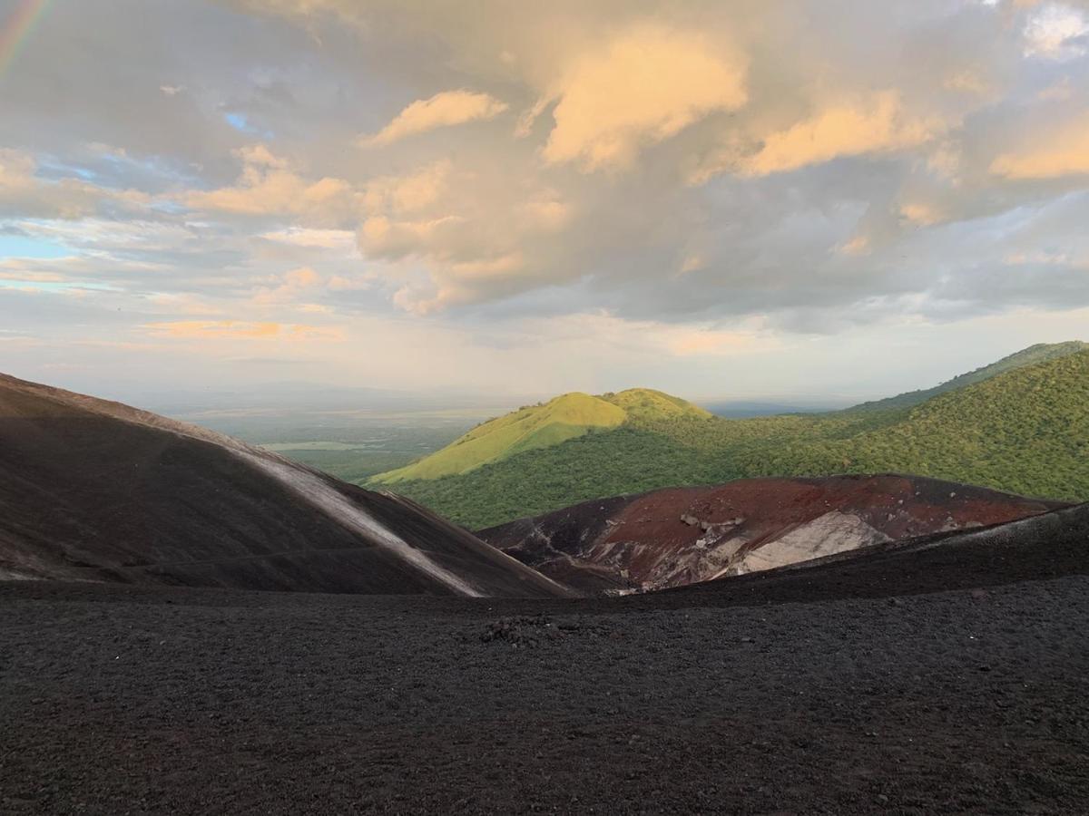 Solid Surf Camp Hostel Nicaragua Transito ภายนอก รูปภาพ