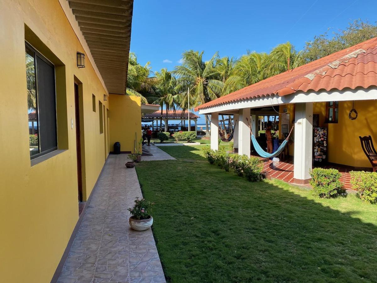 Solid Surf Camp Hostel Nicaragua Transito ภายนอก รูปภาพ