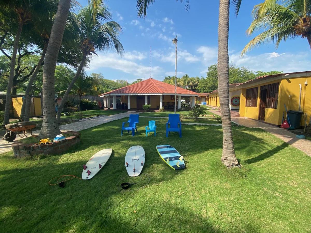 Solid Surf Camp Hostel Nicaragua Transito ภายนอก รูปภาพ