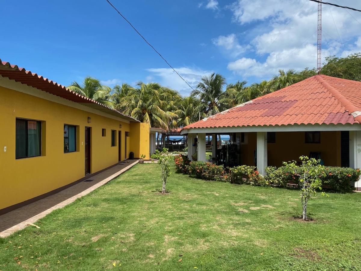 Solid Surf Camp Hostel Nicaragua Transito ภายนอก รูปภาพ